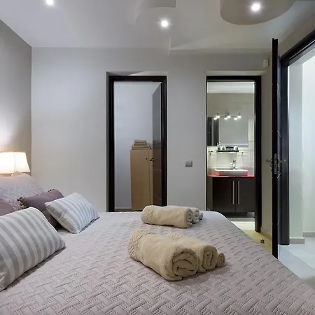 Quinn Hill Luxury Villa