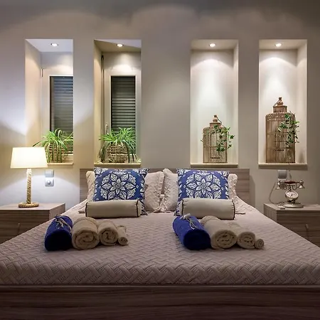Quinn Hill Luxury * Rhodes City