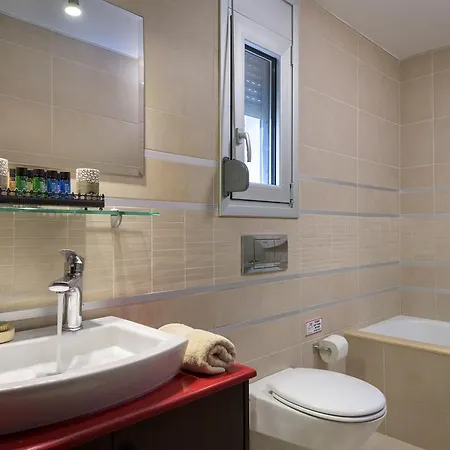 Quinn Hill Luxury * Rhodes City