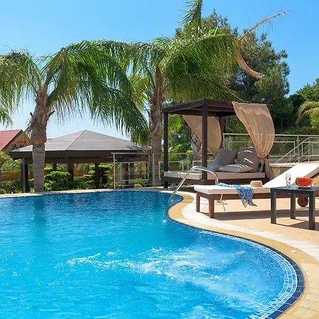 Quinn Hill Luxury Villa